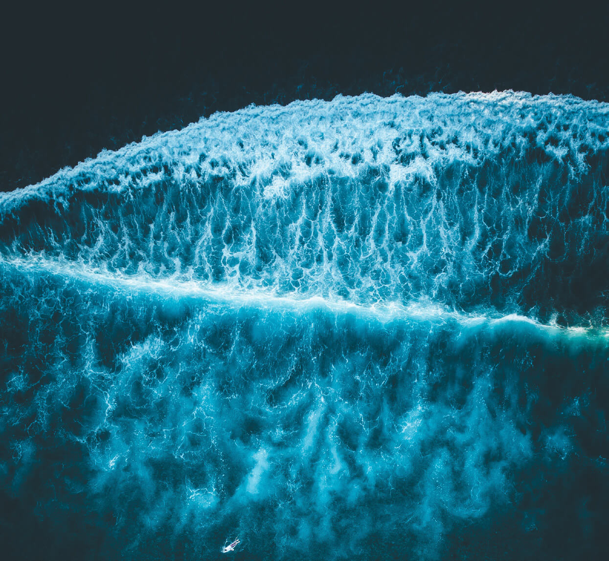 63a1d0b0e6c192b3721276d8_blue-waves